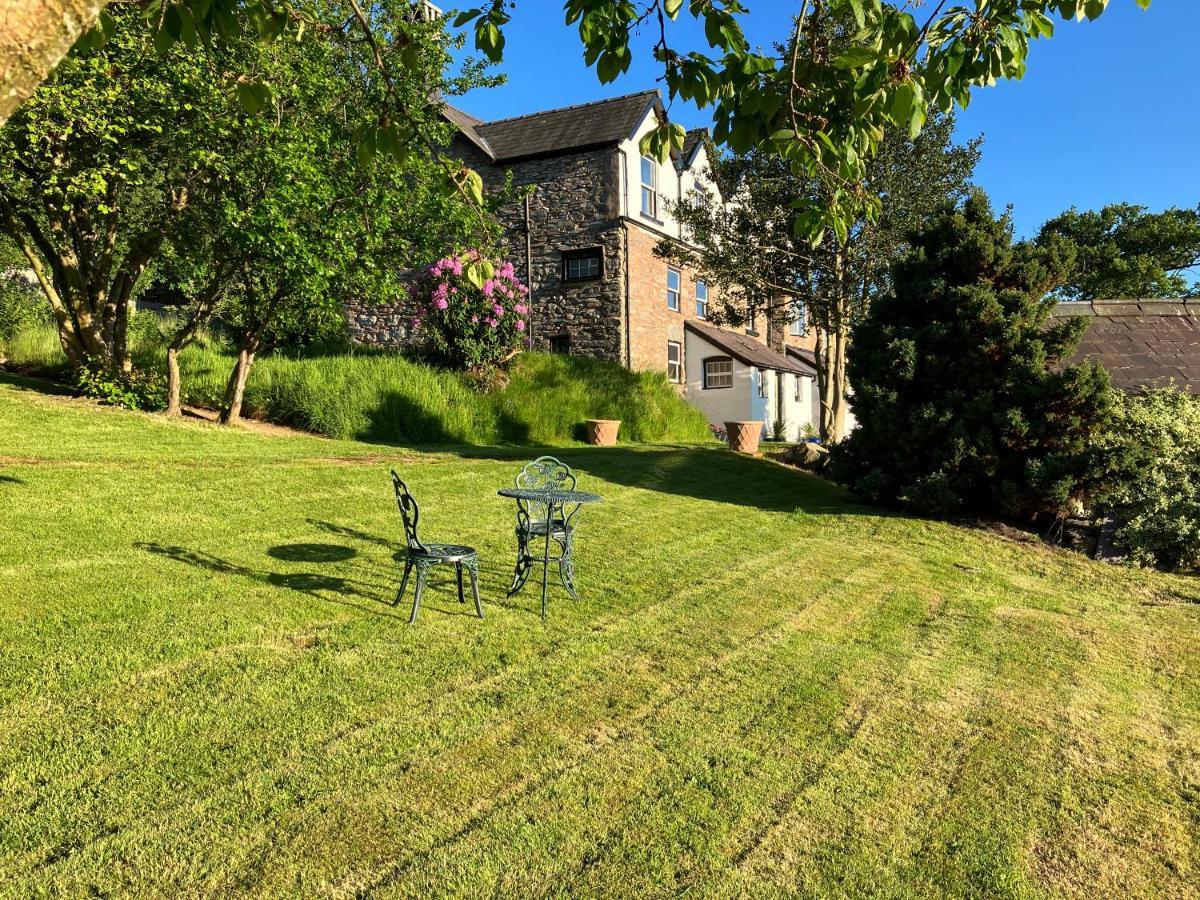 Hares Hideaway At Coed Moelfa Bed & Breakfast Corwen Dış mekan fotoğraf